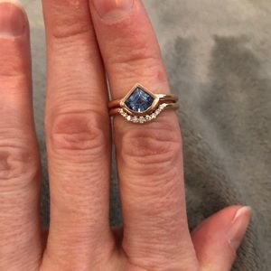 .91 carat Periwinkle Ceylon Sapphire Ring w/ Matching Diamond Band